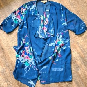 BAND OF GYPSIES KIMONO XS Blue/teal with beautiful floral designs